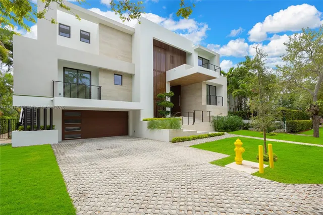 $6,655,000 | 285 Woodcrest Road, Key Biscayne, FL 33149