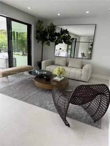 $6,655,000 | 285 Woodcrest Road, Key Biscayne, FL 33149