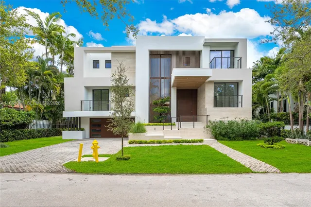 $6,655,000 | 285 Woodcrest Road, Key Biscayne, FL 33149