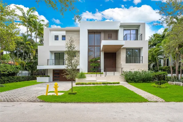 $6,655,000 | 285 Woodcrest Road, Key Biscayne, FL 33149
