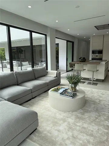 $6,655,000 | 285 Woodcrest Road, Key Biscayne, FL 33149