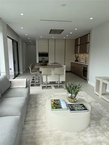 $6,655,000 | 285 Woodcrest Road, Key Biscayne, FL 33149