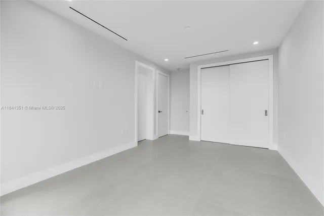 $6,655,000 | 285 Woodcrest Road, Key Biscayne, FL 33149