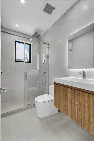 $6,655,000 | 285 Woodcrest Road, Key Biscayne, FL 33149