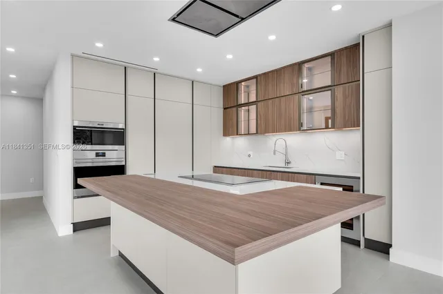 $6,655,000 | 285 Woodcrest Road, Key Biscayne, FL 33149