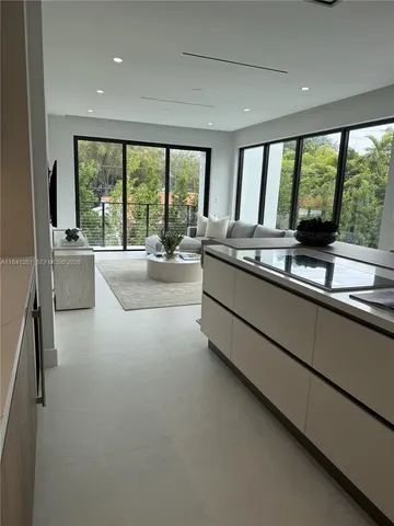 $6,655,000 | 285 Woodcrest Road, Key Biscayne, FL 33149