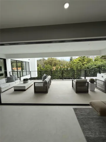 $6,655,000 | 285 Woodcrest Road, Key Biscayne, FL 33149