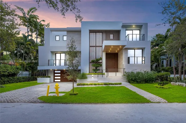 $6,655,000 | 285 Woodcrest Road, Key Biscayne, FL 33149