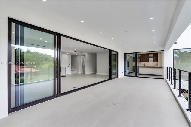 $6,655,000 | 285 Woodcrest Road, Key Biscayne, FL 33149