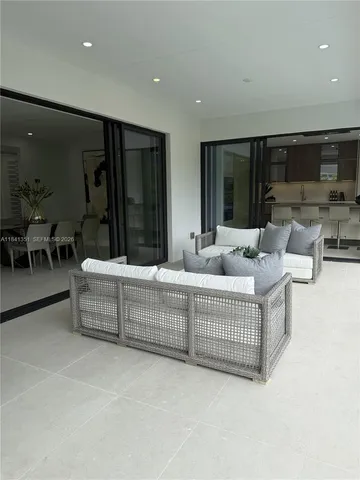 $6,655,000 | 285 Woodcrest Road, Key Biscayne, FL 33149