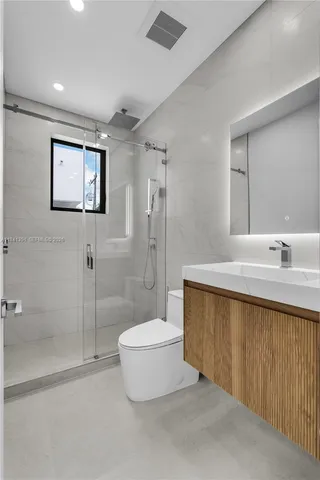 $6,655,000 | 285 Woodcrest Road, Key Biscayne, FL 33149