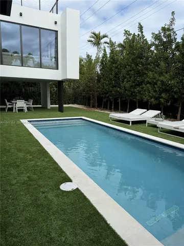 $6,655,000 | 285 Woodcrest Road, Key Biscayne, FL 33149