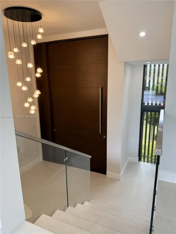 $6,655,000 | 285 Woodcrest Road, Key Biscayne, FL 33149