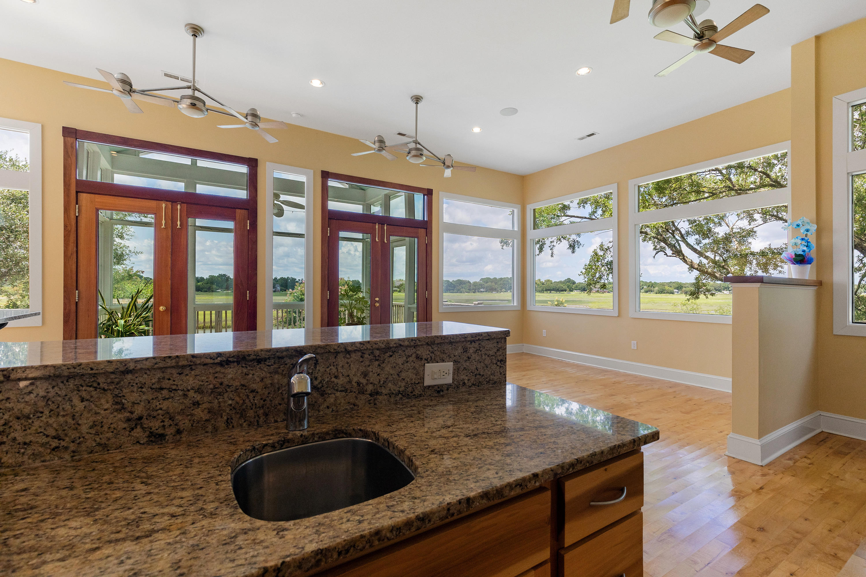 1664 Teal Marsh Road Charleston, SC 29412 - Photo 16 of 52 Kitchen