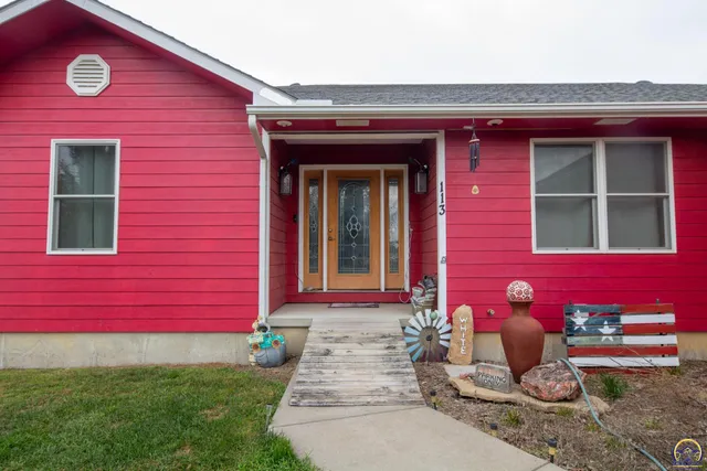 $260,000 | 113 Osage Street, Reading, KS 66868