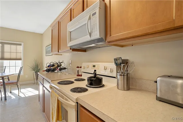 $274,900 | 4232 Sandbar Lane, Clay, NY 13090