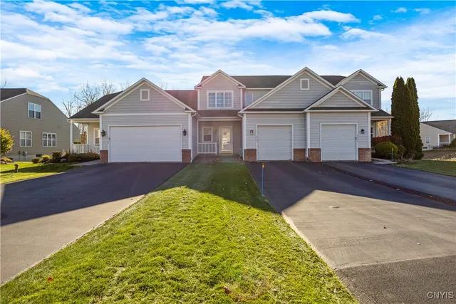 $274,900 | 4232 Sandbar Lane, Clay, NY 13090