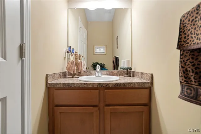 $274,900 | 4232 Sandbar Lane, Clay, NY 13090