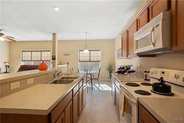 $274,900 | 4232 Sandbar Lane, Clay, NY 13090