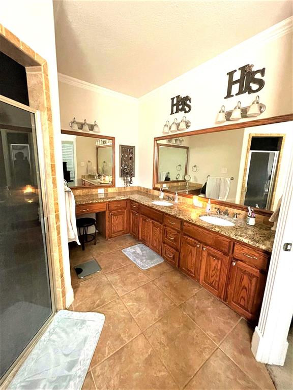 253 South Natural Spring Lane Azle, TX 76020 - Photo 12 of 18 Primary Bathroom