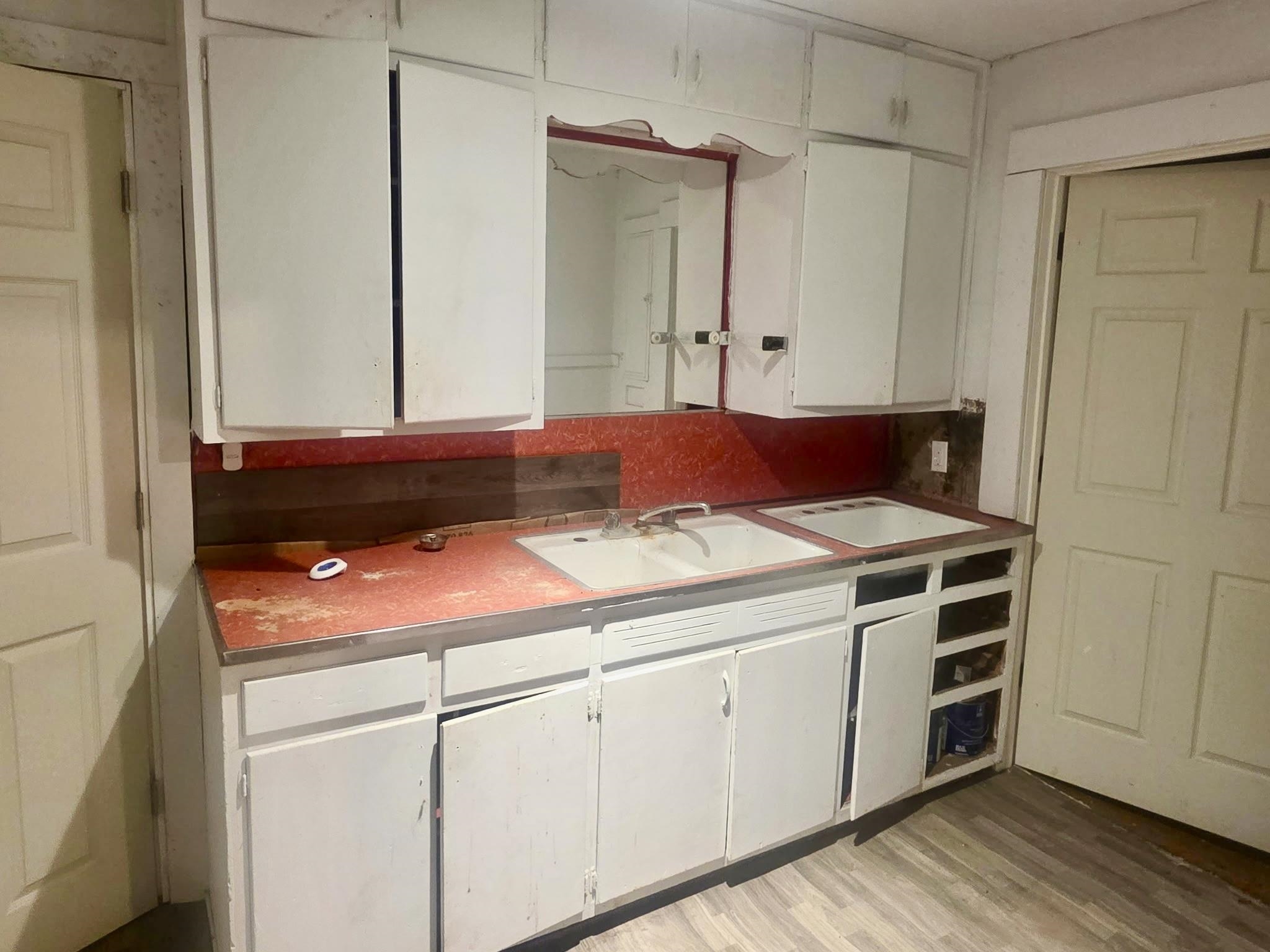6069 Lapeer Road Burton, MI 48509 - Photo 14 of 34