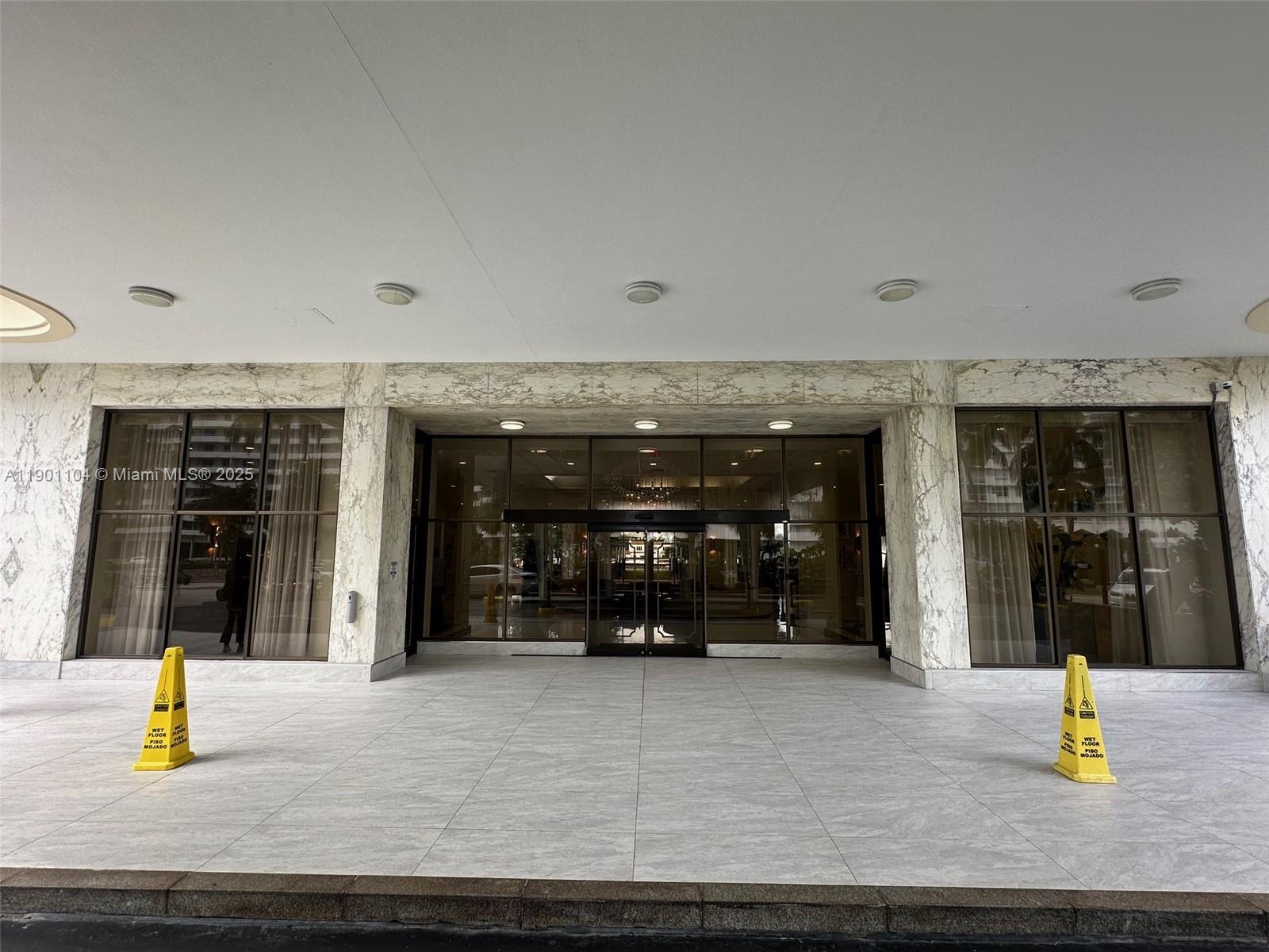 5600 Collins Avenue, Unit 9E Miami Beach, FL 33140 - Photo 37 of 55