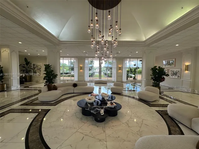 $829,000 | 5600 Collins Avenue, Unit 9E, Miami Beach, FL 33140