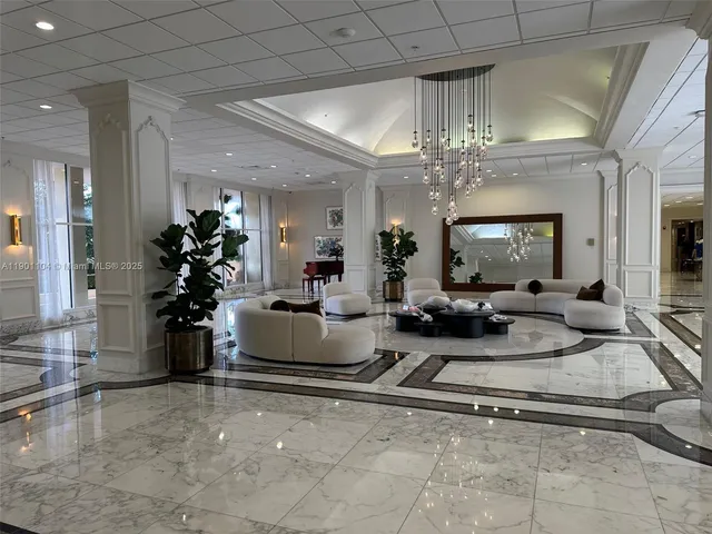 $829,000 | 5600 Collins Avenue, Unit 9E, Miami Beach, FL 33140