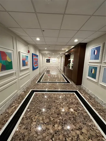 $829,000 | 5600 Collins Avenue, Unit 9E, Miami Beach, FL 33140