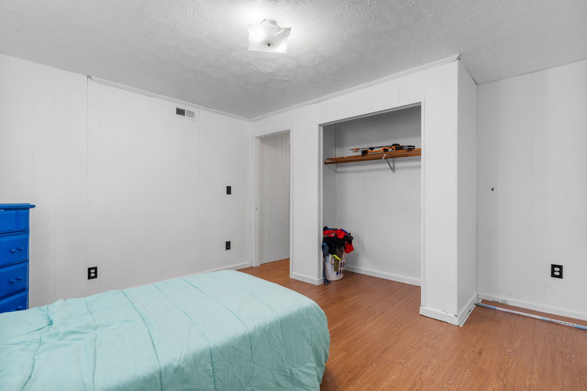277 Harrison Road Spring City, TN 37381 - Photo 33 of 36 a bedroom with a bed and a window