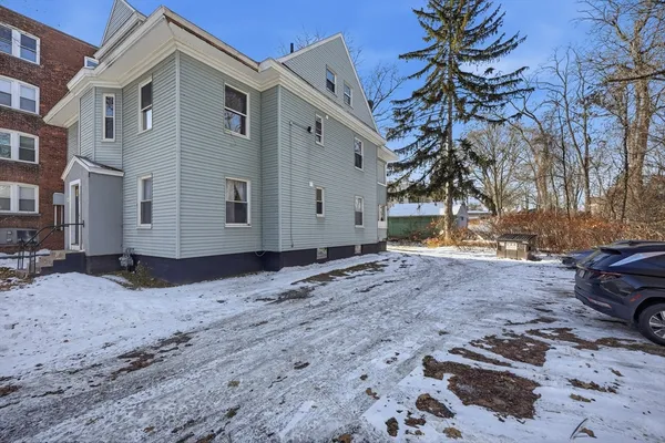 $395,000 | 226 Fort Pleasant Avenue, Springfield, MA 01108