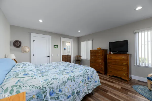 $699,000 | 42308 Village 42, Camarillo, CA 93012