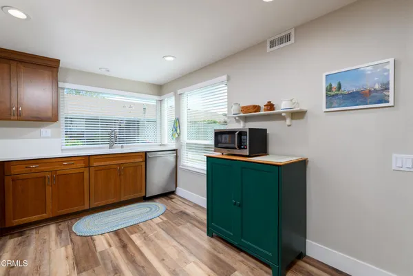 $699,000 | 42308 Village 42, Camarillo, CA 93012