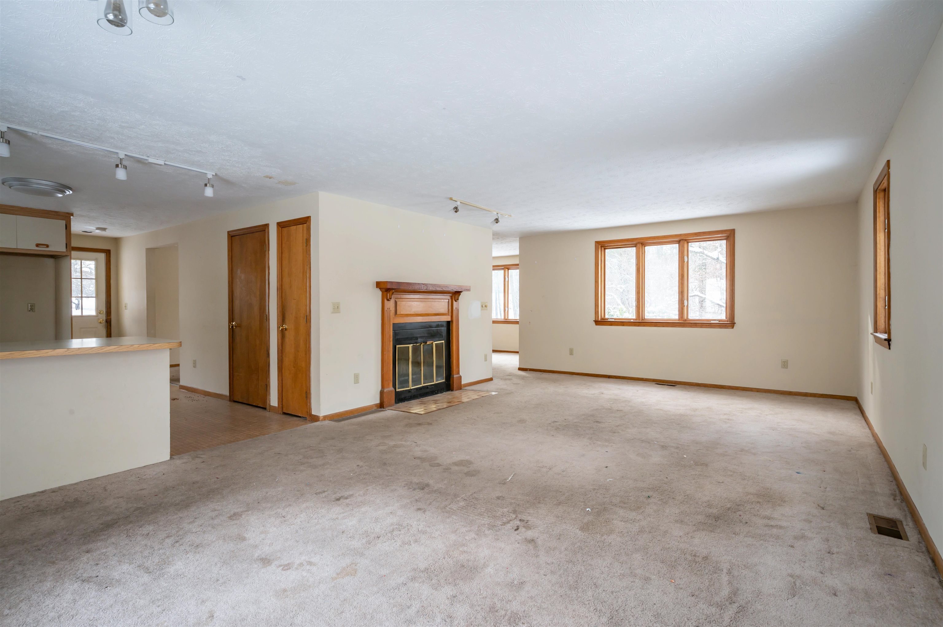 11 Norma Drive Nashua, NH 03062 - Photo 6 of 16