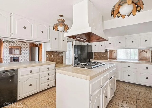 2260 Indian Creek Road Diamond Bar, CA 91765 - Photo 4 of 8