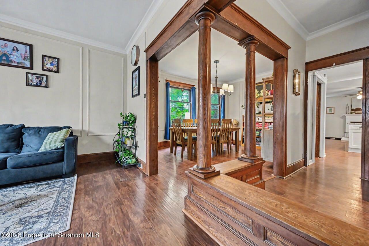 933 Fisk Street Scranton, PA 18509 - Photo 6 of 63 Foyer