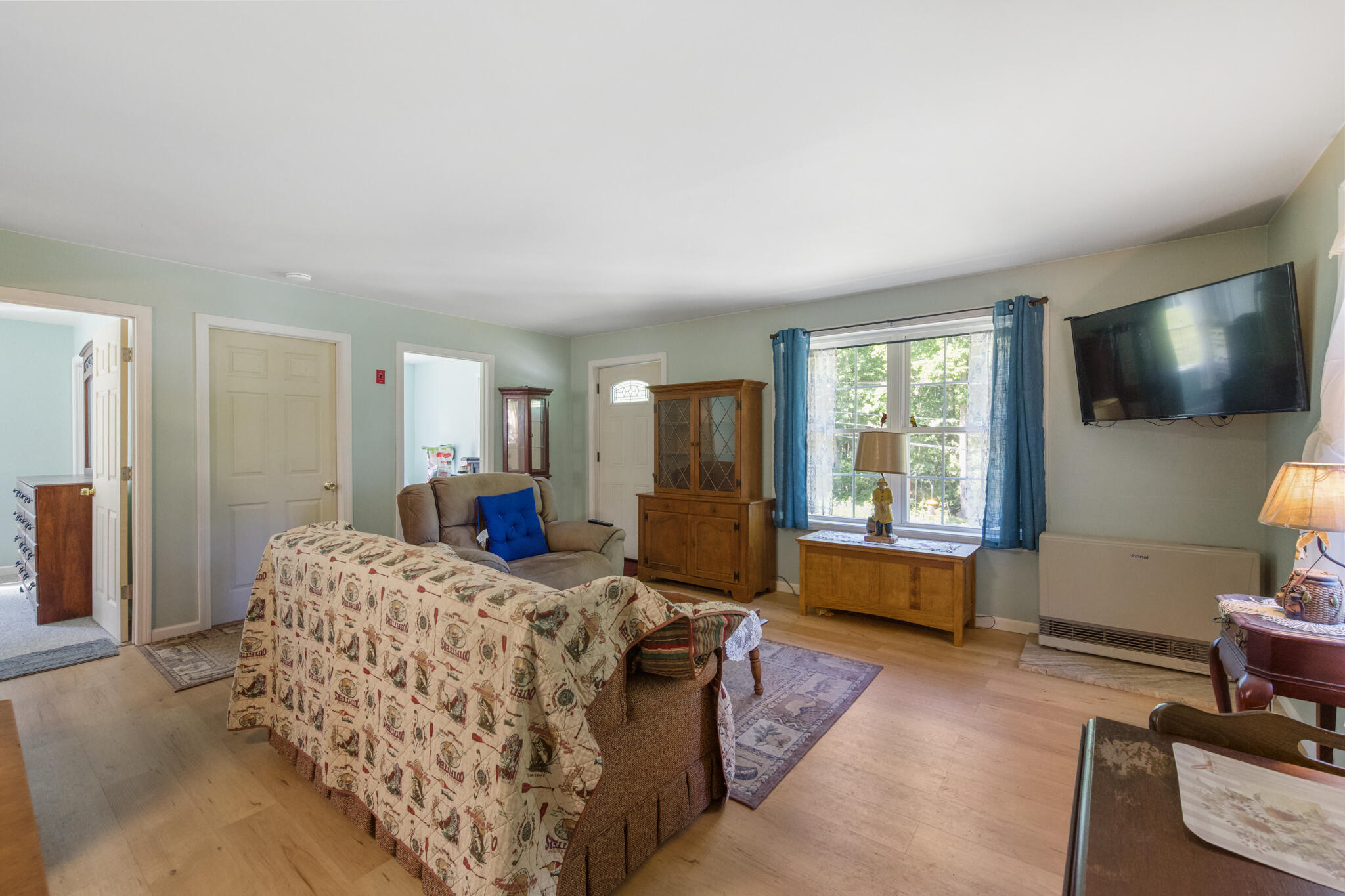 208 Upper Dedham Road Dedham, ME 04429 - Photo 17 of 56 Livingroom