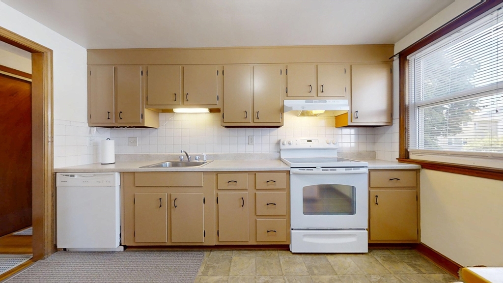 25-27 King Street Watertown, MA 02472 - Photo 15 of 21