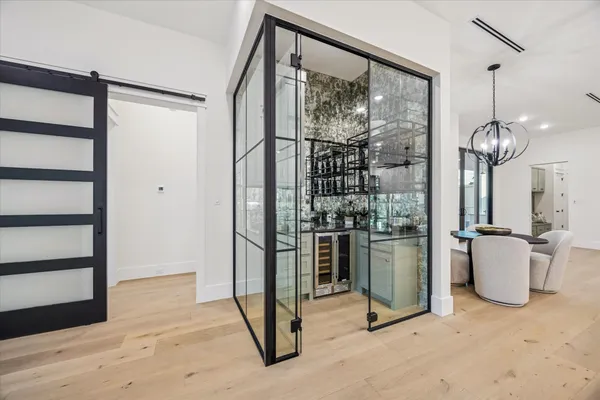 $10,500 | 431 West 30th Street, Houston, TX 77018