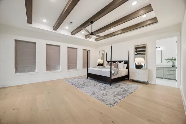 $10,500 | 431 West 30th Street, Houston, TX 77018