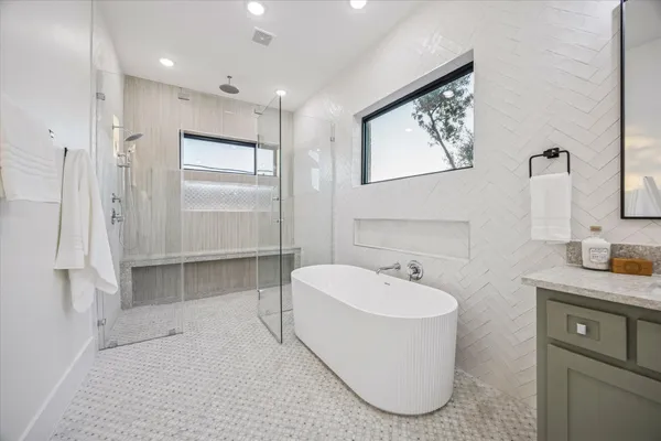 $10,500 | 431 West 30th Street, Houston, TX 77018