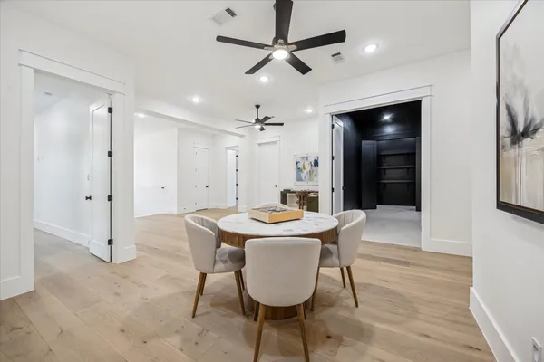 $10,500 | 431 West 30th Street, Houston, TX 77018
