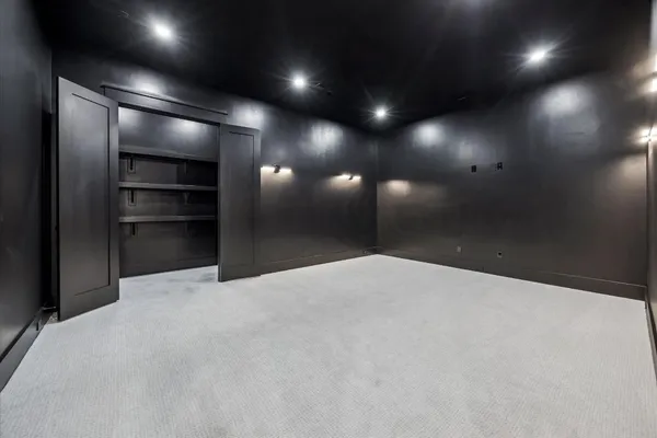 $10,500 | 431 West 30th Street, Houston, TX 77018