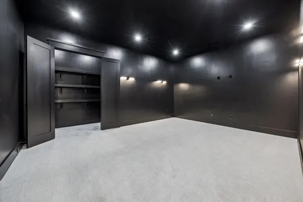 $10,500 | 431 West 30th Street, Houston, TX 77018