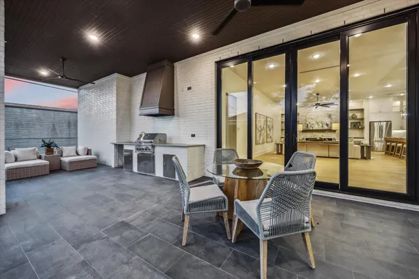 $10,500 | 431 West 30th Street, Houston, TX 77018
