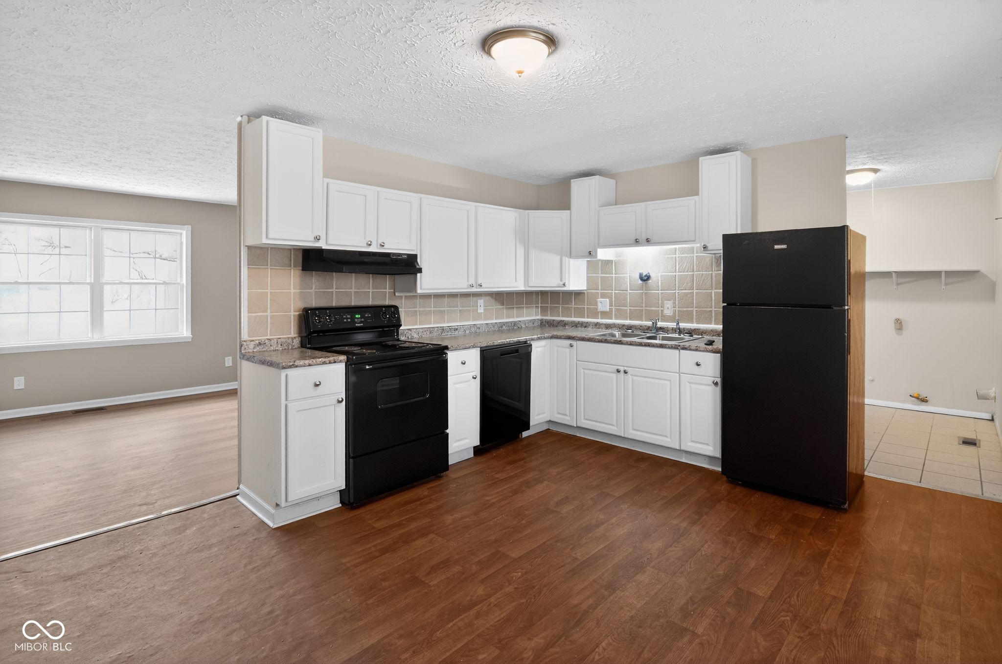 10013 Ridgefield Drive Indianapolis, IN 46235 - Photo 16 of 31