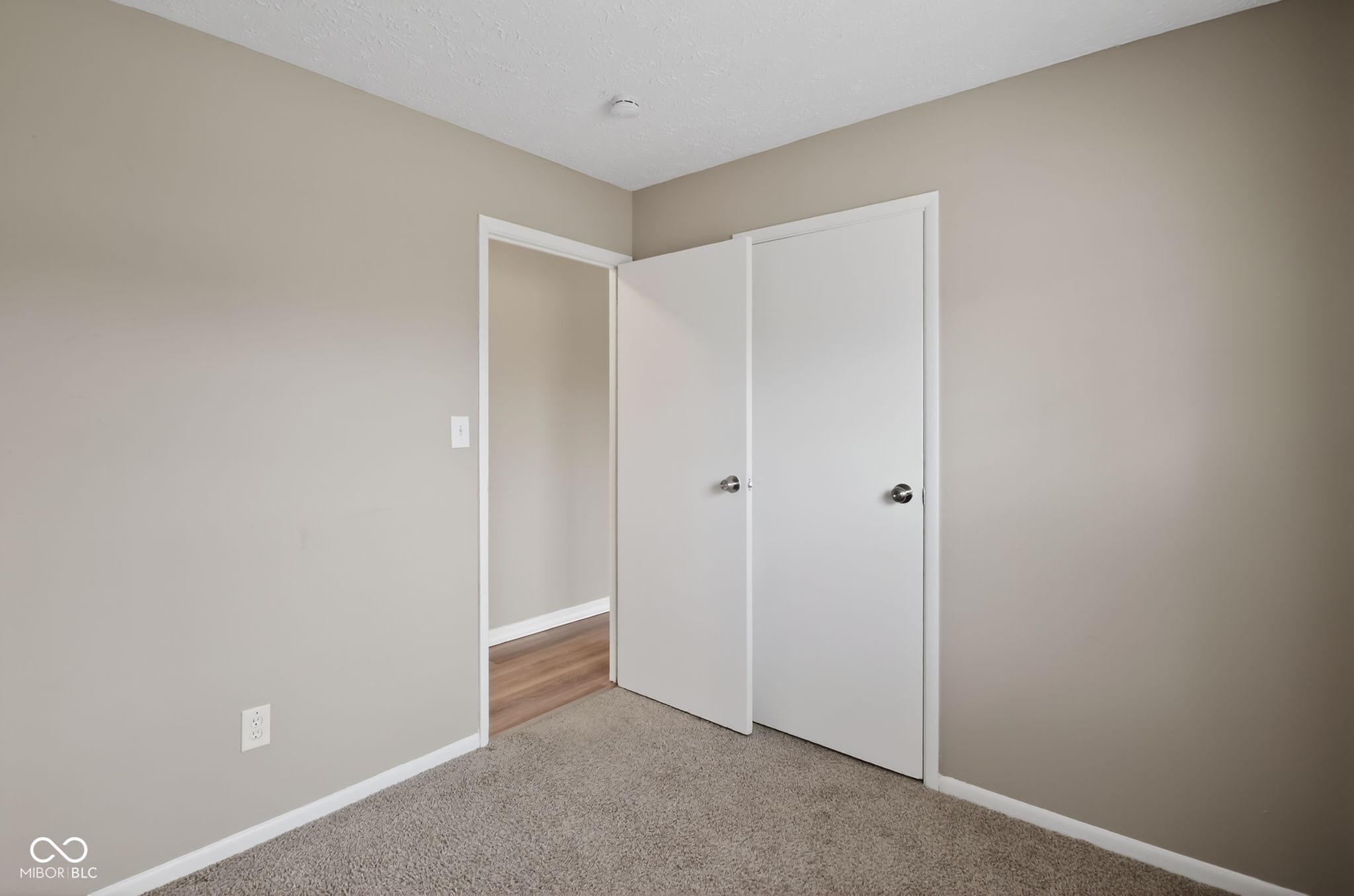 10013 Ridgefield Drive Indianapolis, IN 46235 - Photo 18 of 31