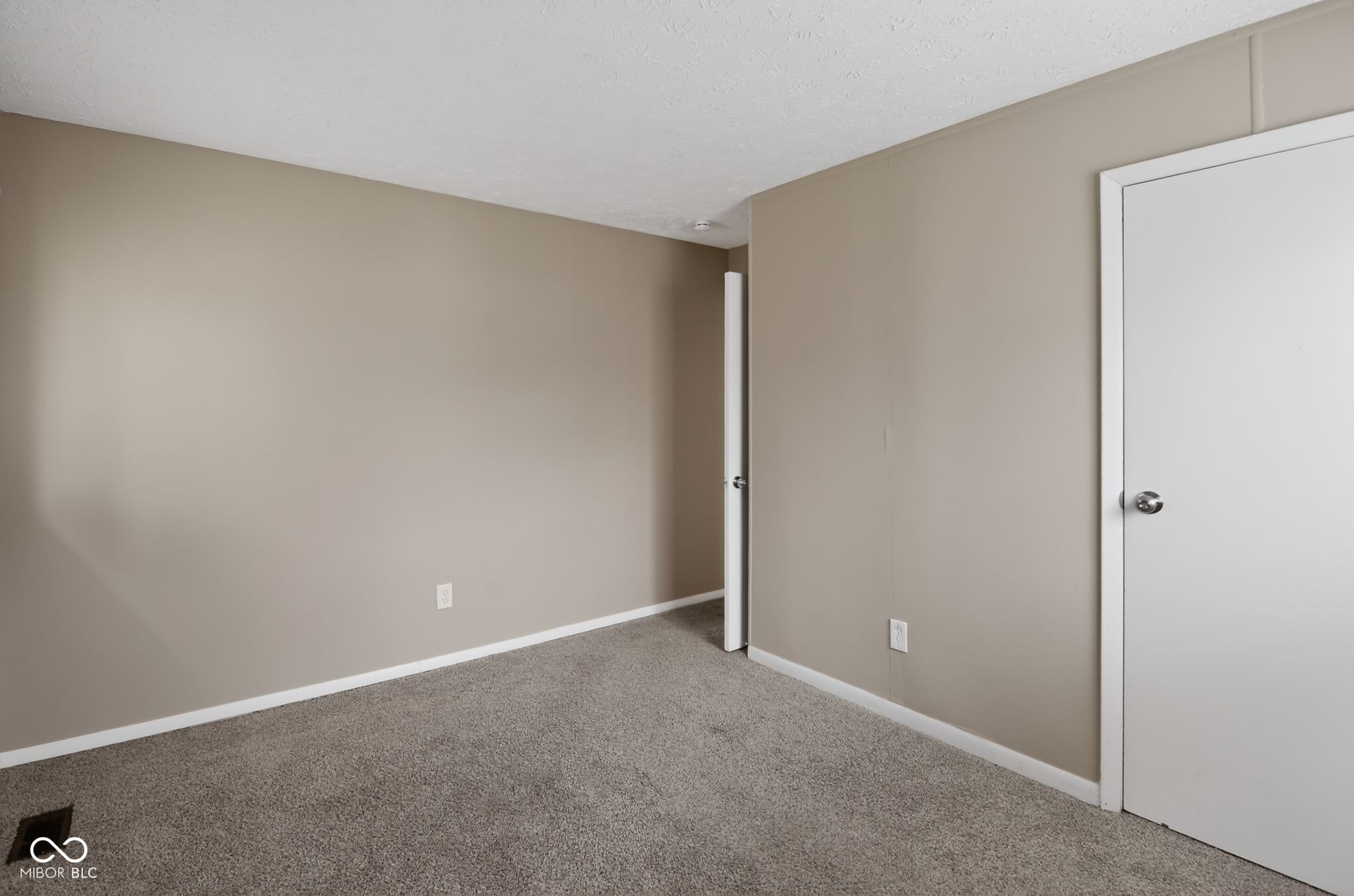 10013 Ridgefield Drive Indianapolis, IN 46235 - Photo 20 of 31