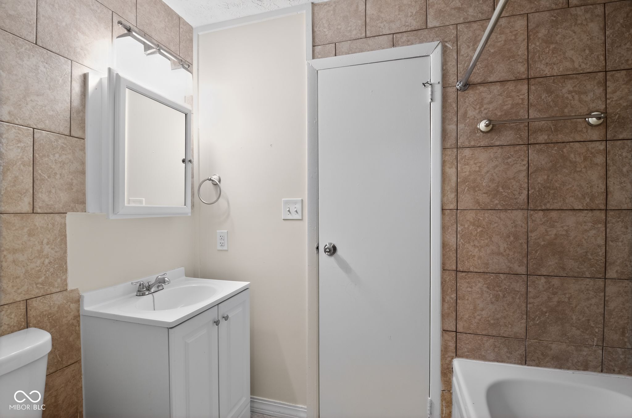 10013 Ridgefield Drive Indianapolis, IN 46235 - Photo 22 of 31