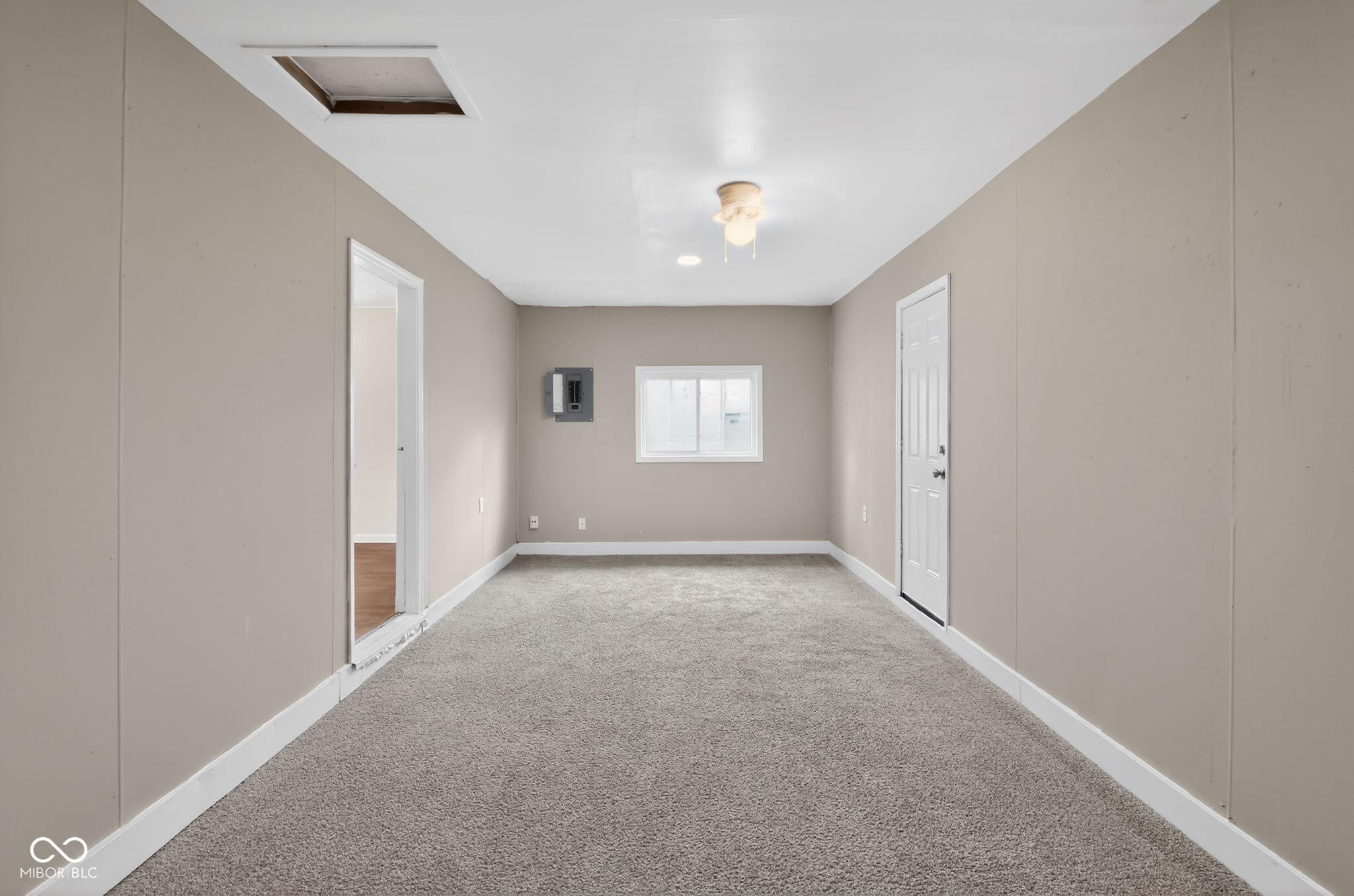 10013 Ridgefield Drive Indianapolis, IN 46235 - Photo 8 of 31